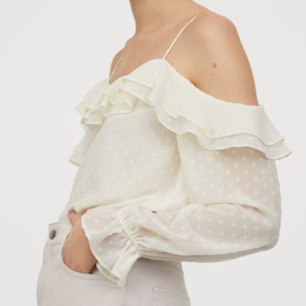 H&M white off the shoulder top (XS)